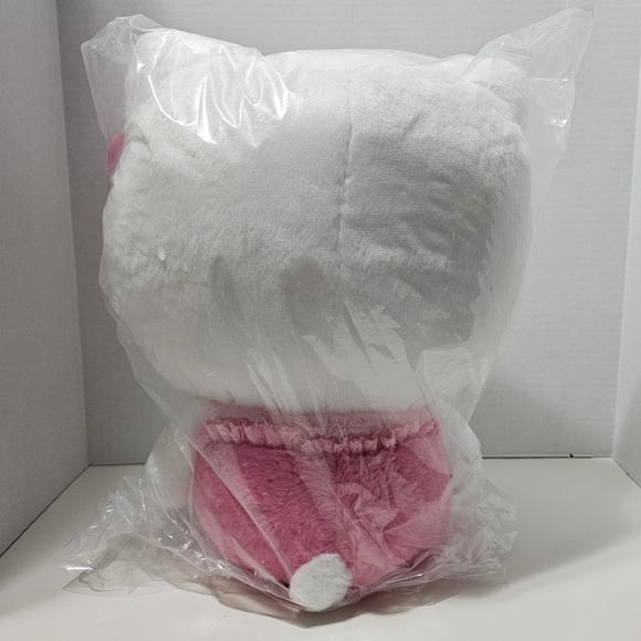 Sanrio Hello Kitty Heart Cheek Big Plush - Picture 3 of 6
